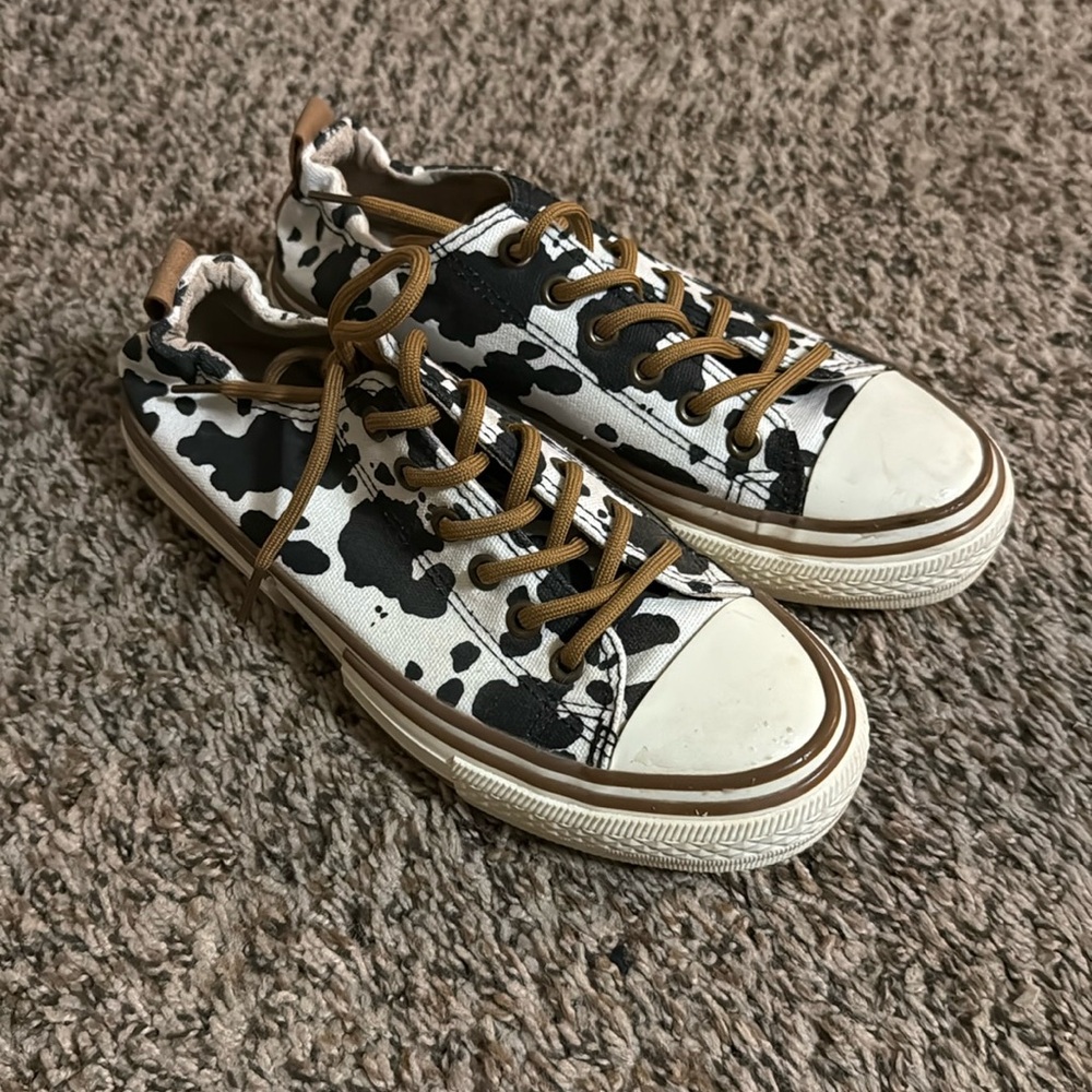 Size 7 cow print shoes